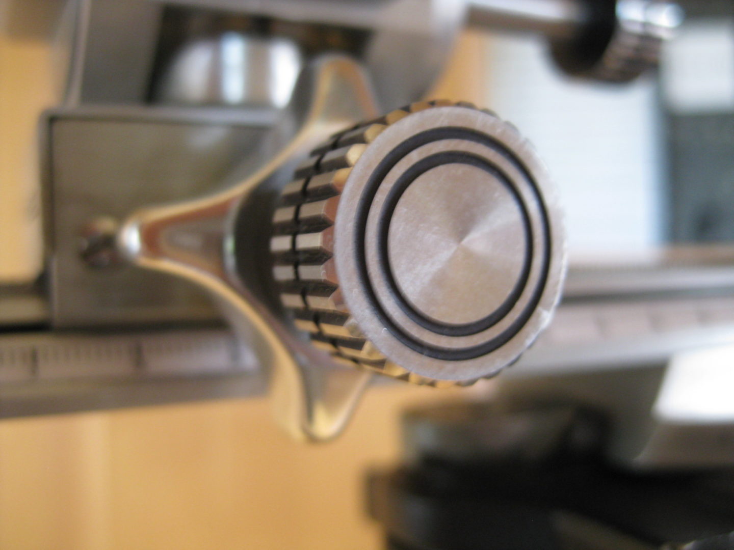 Improved Focusing Knob